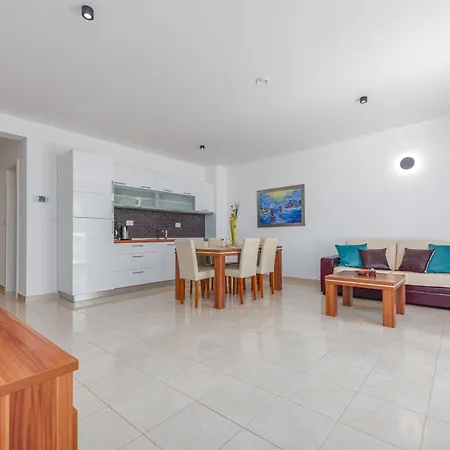 Apartment L&d *