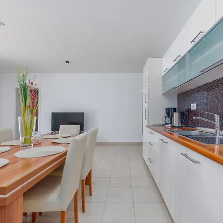 Apartmán L&d Biograd Na Moru