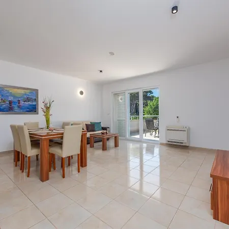 Διαμέρισμα L&d